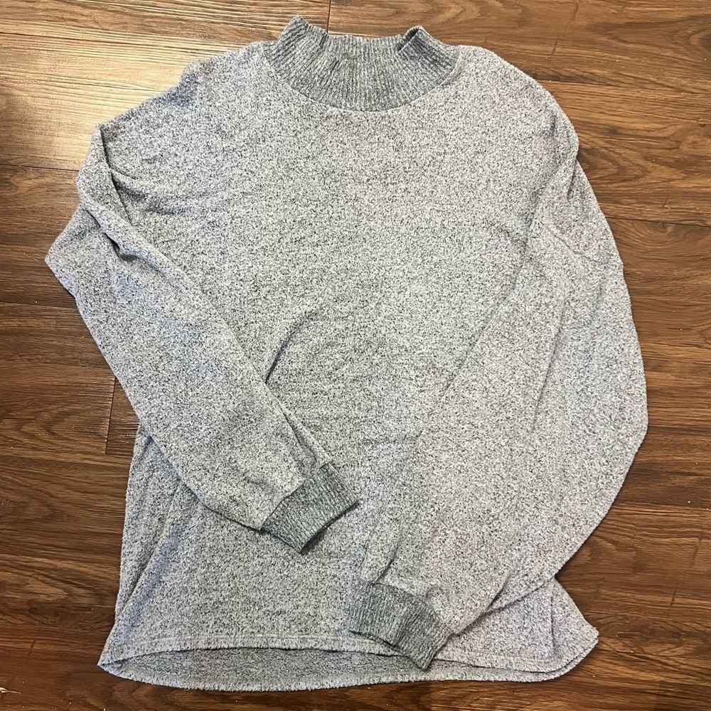 Kiki Turtleneck Extreme Soft Oversized Women’s Sweater Size Small Comfortable
